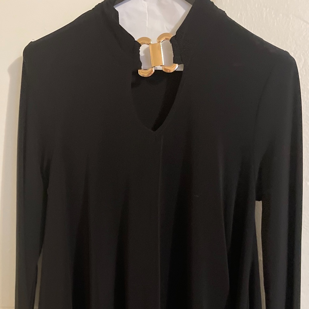 Joseph Ribkoff top with metallic closure